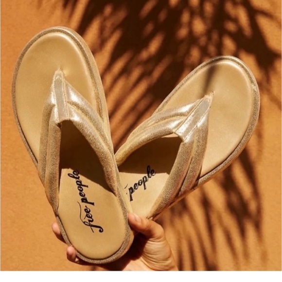 🆕Free People Cushioned Flip-Flop - Picture 6 of 7